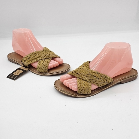 NEW Crevo Yellow Leather Braided Woven Criss Cross Flat Slide Sandals Size 7 - Picture 2 of 12